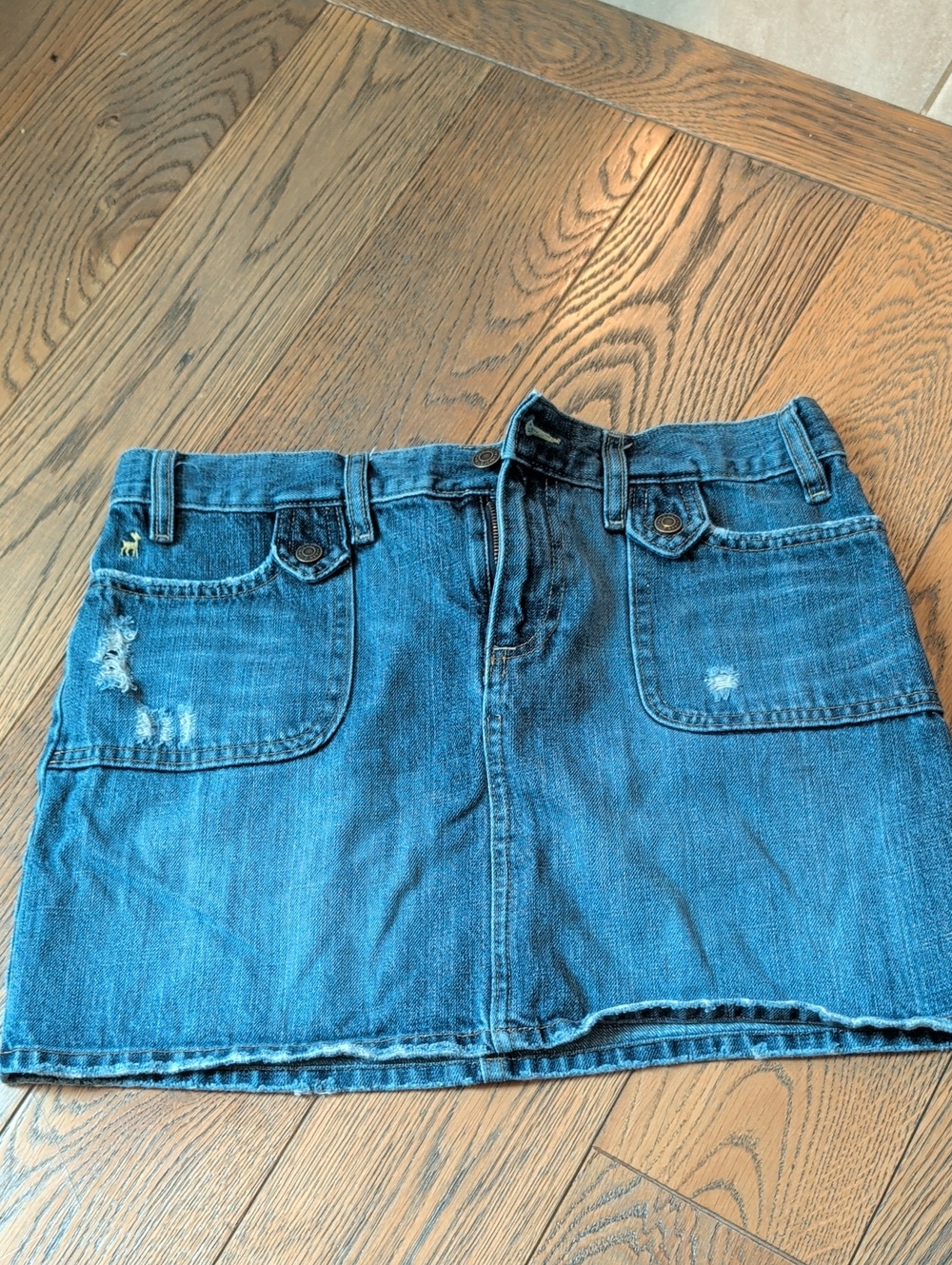 Old Navy VINTAGE Y2K  Blue Denim Mini Skirt with Front Patch Pockets